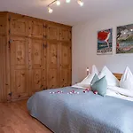 Chesa Muntaruetsch By Interhome Appartamento *