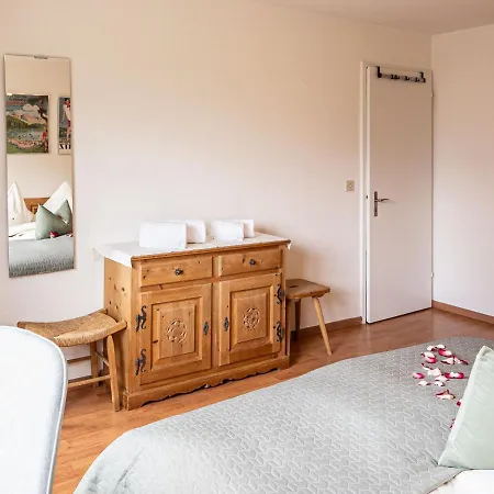 Chesa Muntaruetsch By Interhome *