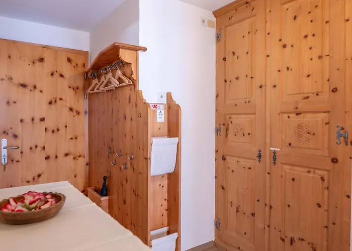 Chesa Muntaruetsch By Interhome Appartamento Samedan