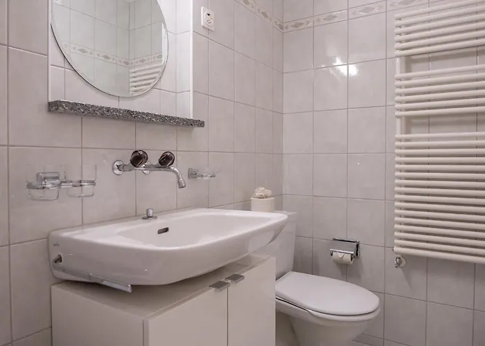 Chesa Muntaruetsch By Interhome Appartamento *